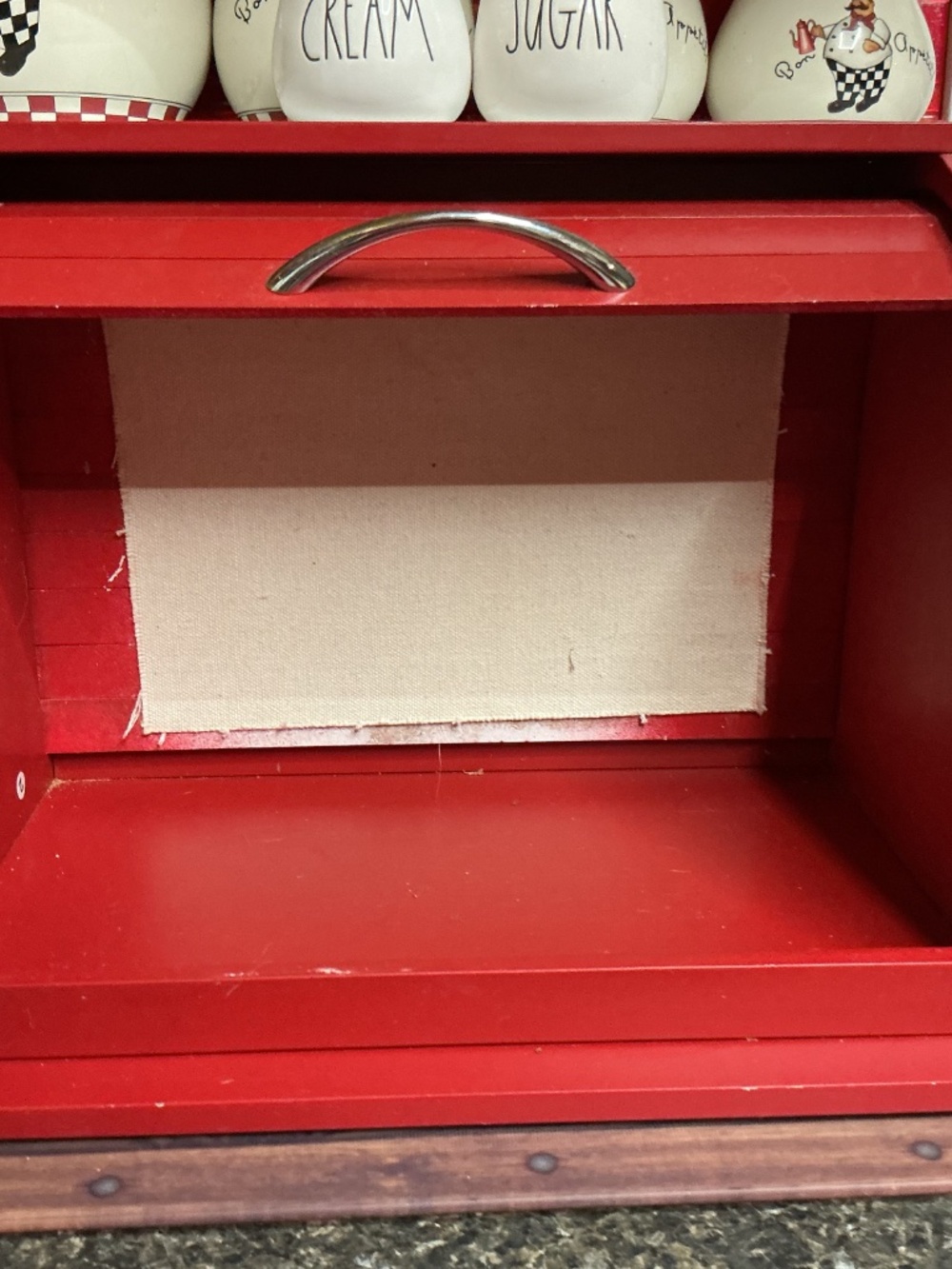 Red bread box - Picture 3 of 3